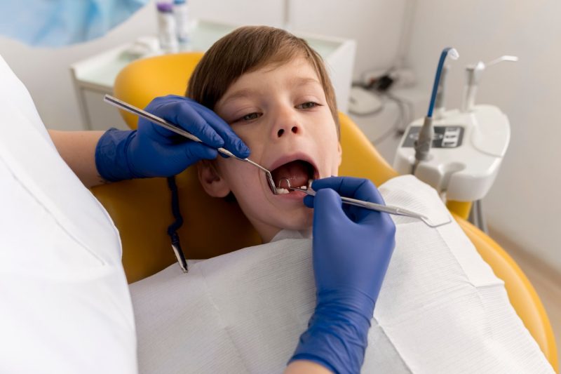 La Salud Dental Infantil: Cómo los Odontopediatras Pueden Hacer la Diferencia